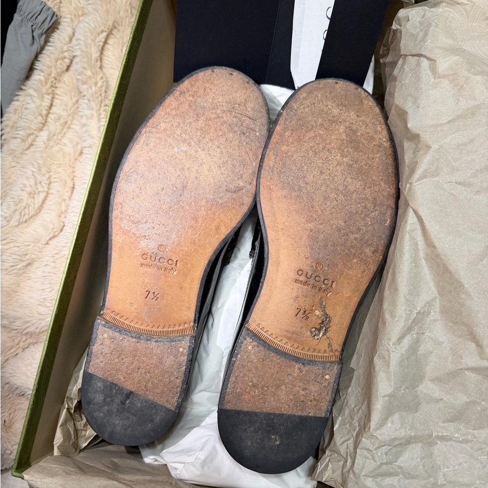 Gucci Black and Cream Men's Loafers - Picture 2 of 4